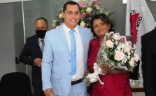 COMENTANDO… SELENA DO CATÉ TOMA POSSE COMO VEREADORA, DISCURSA E EMOCIONA MUITAS PESSOAS NA CÂMARA MUNICIPAL