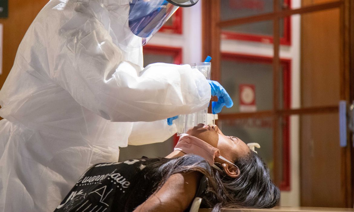 Covid-19: Brasil chega a 200 mil mortes