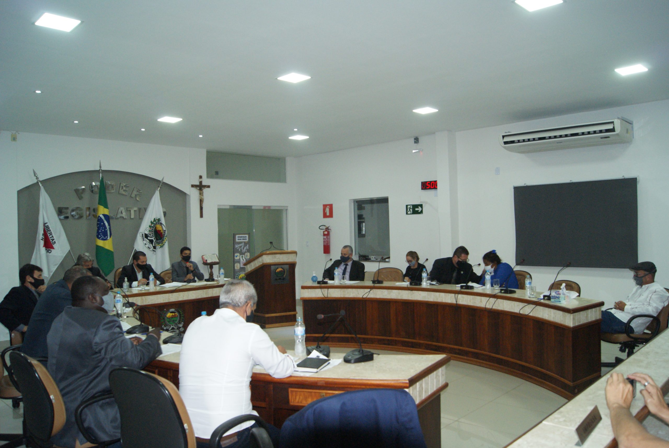 NA CÂMARA: “Volta às aulas presenciais neste momento não é o ideal”, afirmam vereadores.