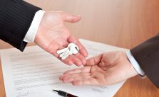 Locação Imobiliária Comercial: Como prevenir a retomada do imóvel antes do prazo ajustado e garantir direito de preferência na compra? – Dr. Gabriel Ferreira