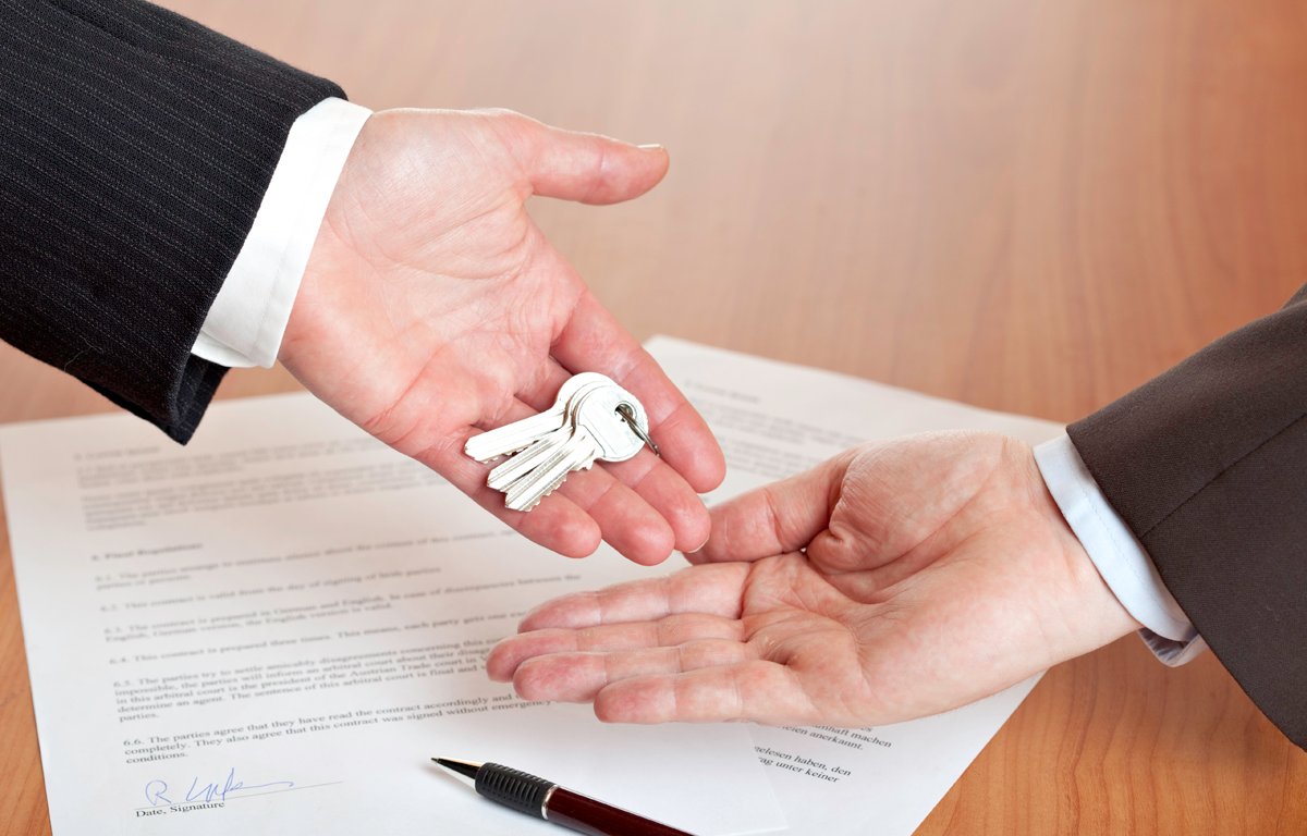 Locação Imobiliária Comercial: Como prevenir a retomada do imóvel antes do prazo ajustado e garantir direito de preferência na compra? – Dr. Gabriel Ferreira