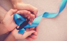 Vai o rosa vem o azul: Novembro é dedicado aos cuidados com a próstata