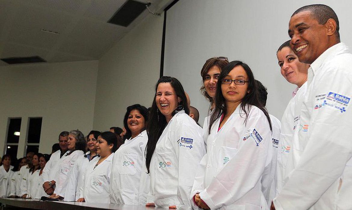 Ministério da Saúde prorroga Programa Mais Médicos por um ano
