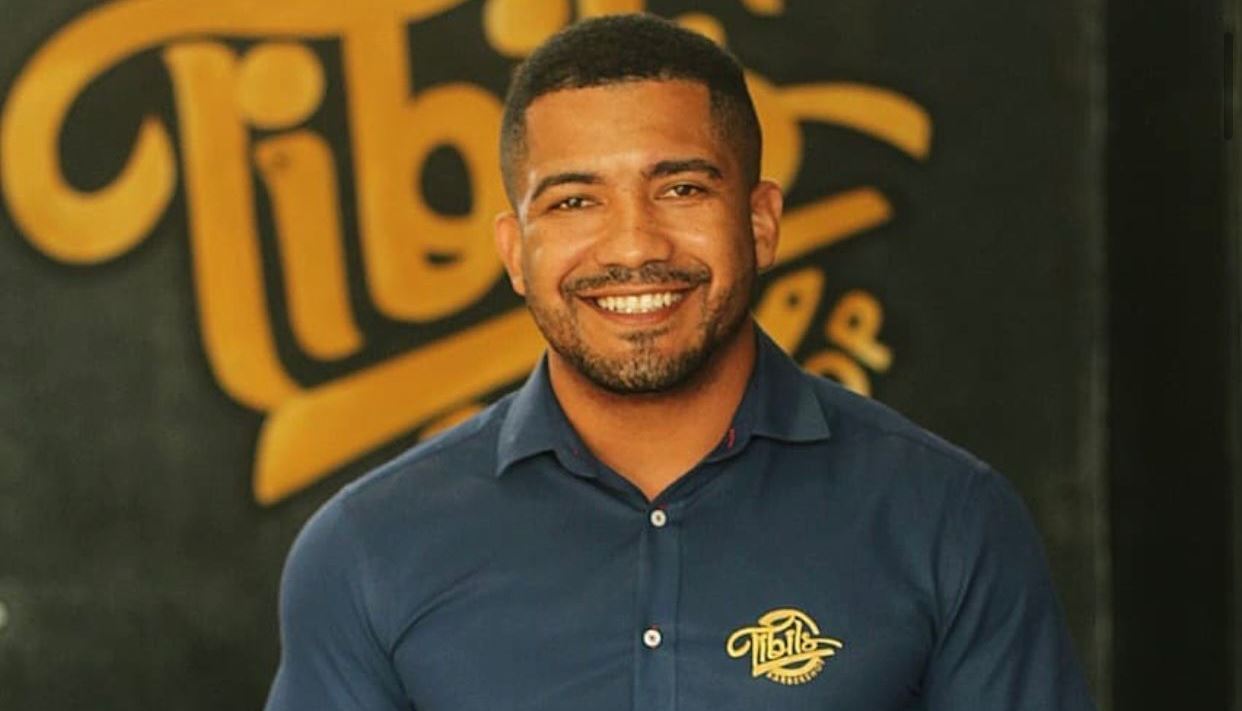 HISTÓRIAS DE VIDA: ‘TIBIL’ Barbeiro e Cabeleireiro é homenageado pelo Conexão Três Pontas