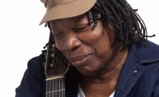 TRÊS PONTAS REALIZA SHOW EM HOMENAGEM AOS 80 ANOS DE MILTON NASCIMENTO NA PRAÇA TRAVESSIA