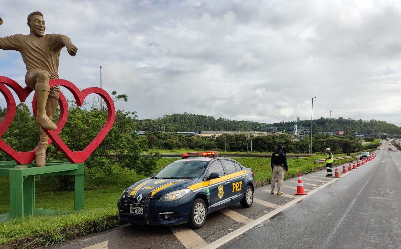 MONUMENTO DEDICADO AO REI PELÉ RECEBE GRANDE VISITAÇÃO EM TRÊS CORAÇÕES