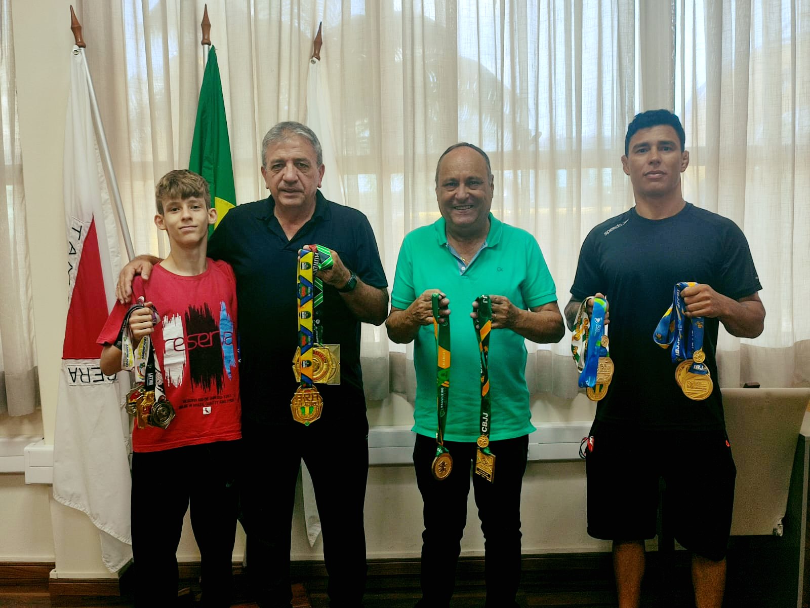 ATLETA TRESPONTANO SE DESPONTA COMO GRANDE REVELAÇÃO DE JIU JITSU