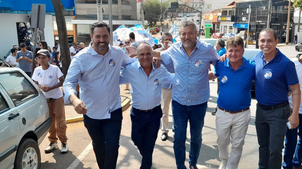 ELEIÇÕES: MULTIDÃO ACOMPANHA INAUGURAÇÃO DO COMITÊ DE LUISINHO E MAYCON