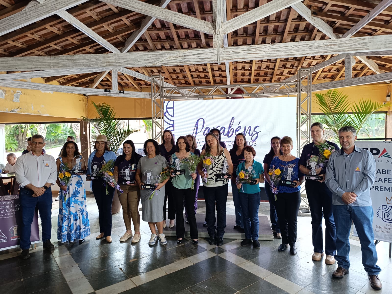 COCATREL PREMIA OS MELHORES CAFÉS CAFEÍNA SAFRA 24/25