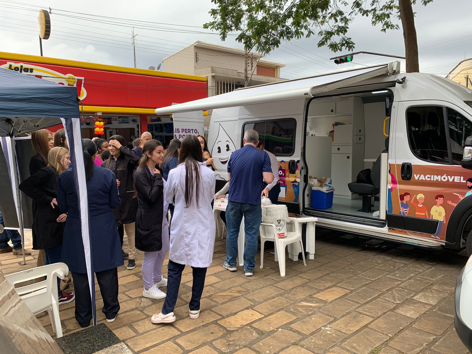Prefeitura de Três Pontas realiza ação inédita de prevenção ao câncer bucal na Praça da Fonte