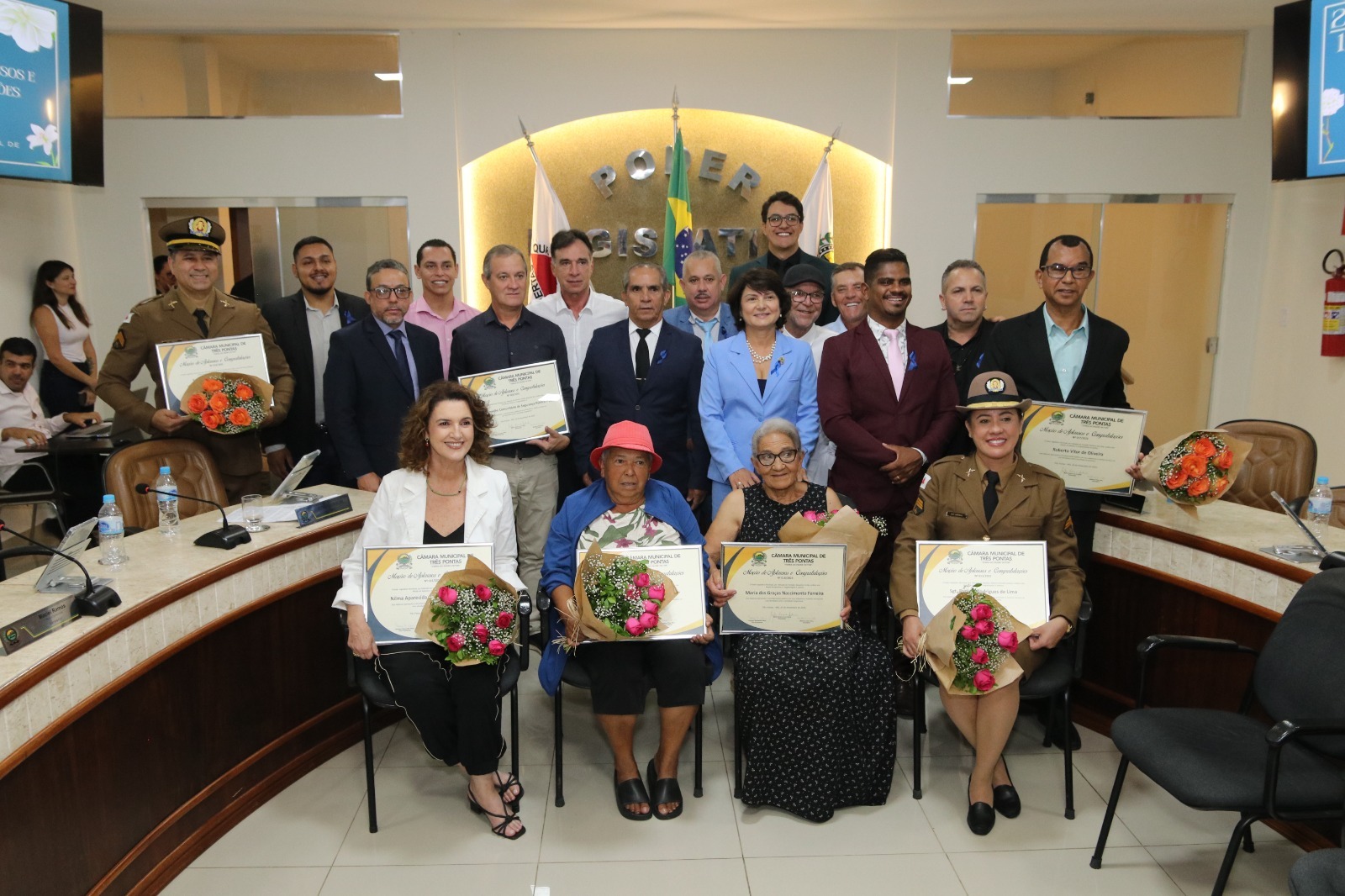 Câmara realiza entrega emocionante de Moções de Aplausos