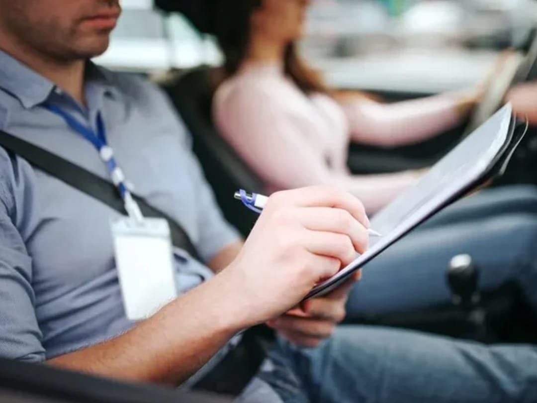 CNH sem autoescola: empresas já fecharam por falta de alunos, diz entidade