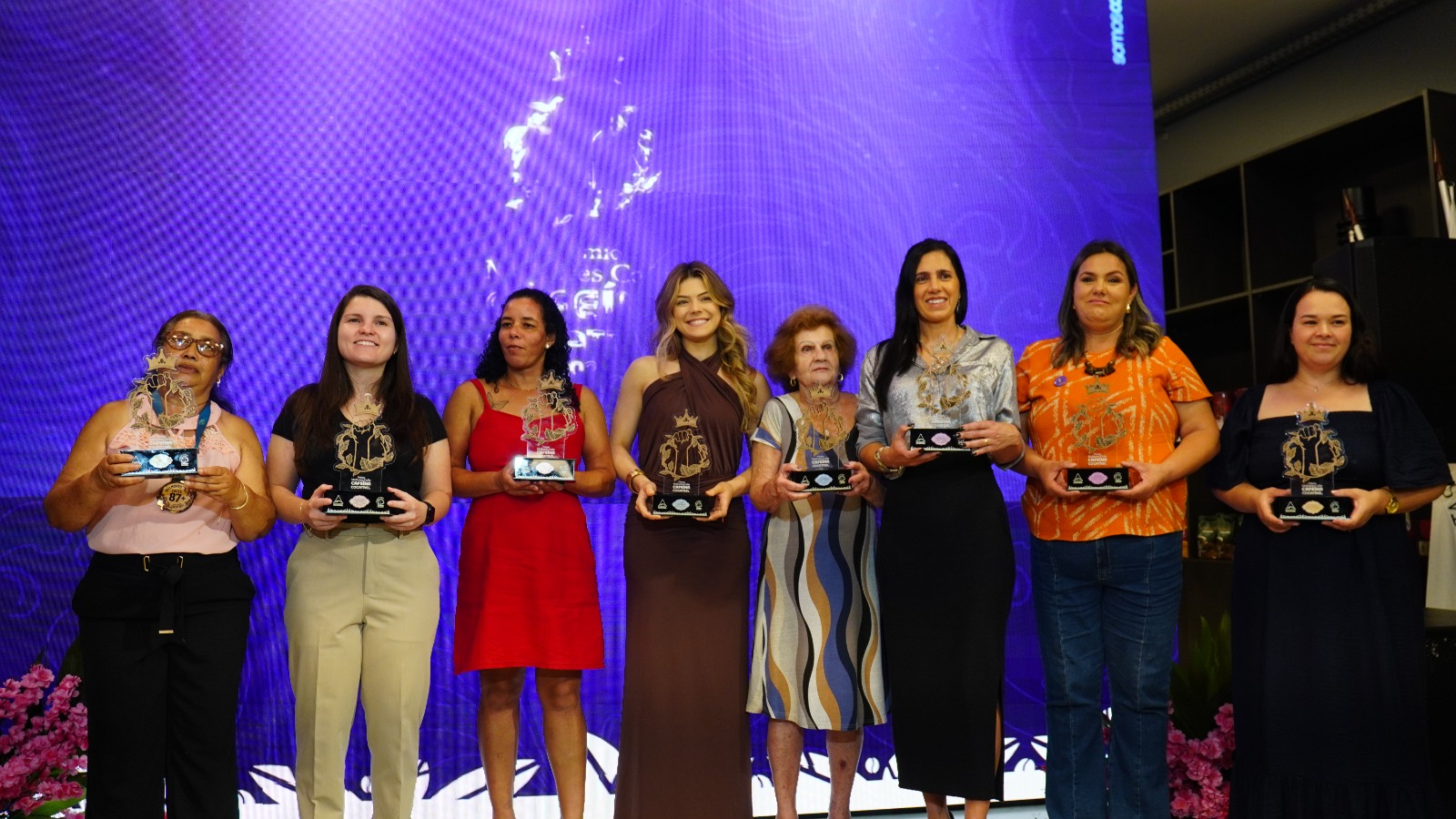 Cocatrel celebra os Melhores Cafés Cafeína Safra 2025/2026 e homenageia o protagonismo feminino no campo