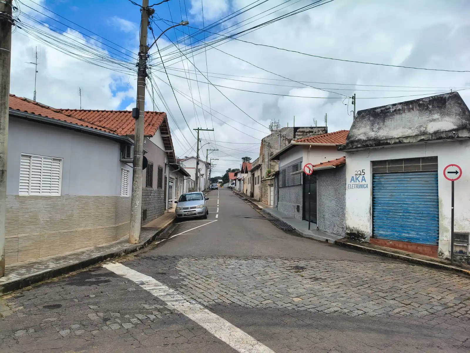 Prefeitura segue testando mão dupla na Travessa das Flores para tentar melhorar trânsito no Centro