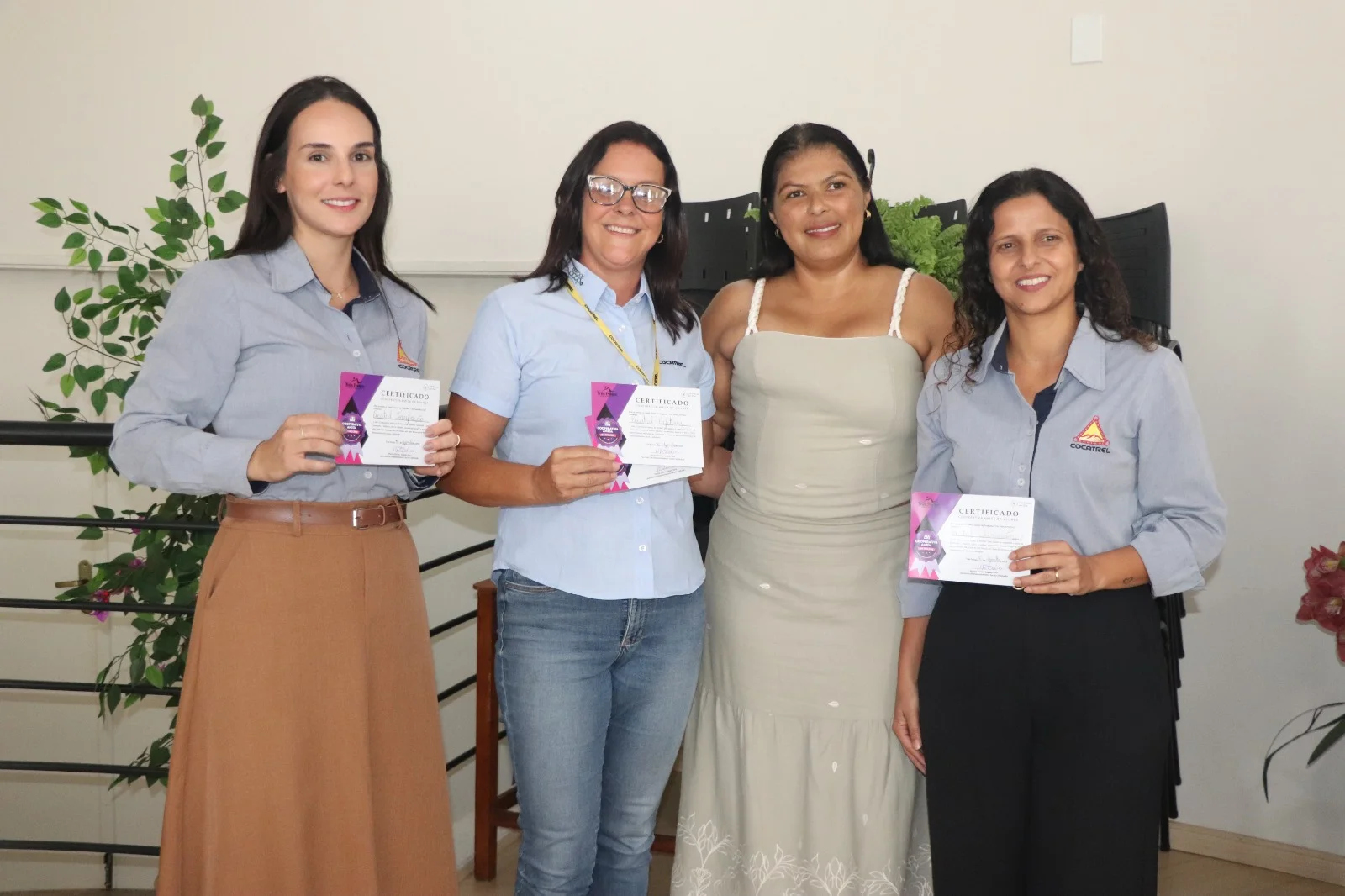 Três Pontas certifica 30 empresas como “Comércio Amigo da Mulher” e fortalece rede de proteção contra a violência