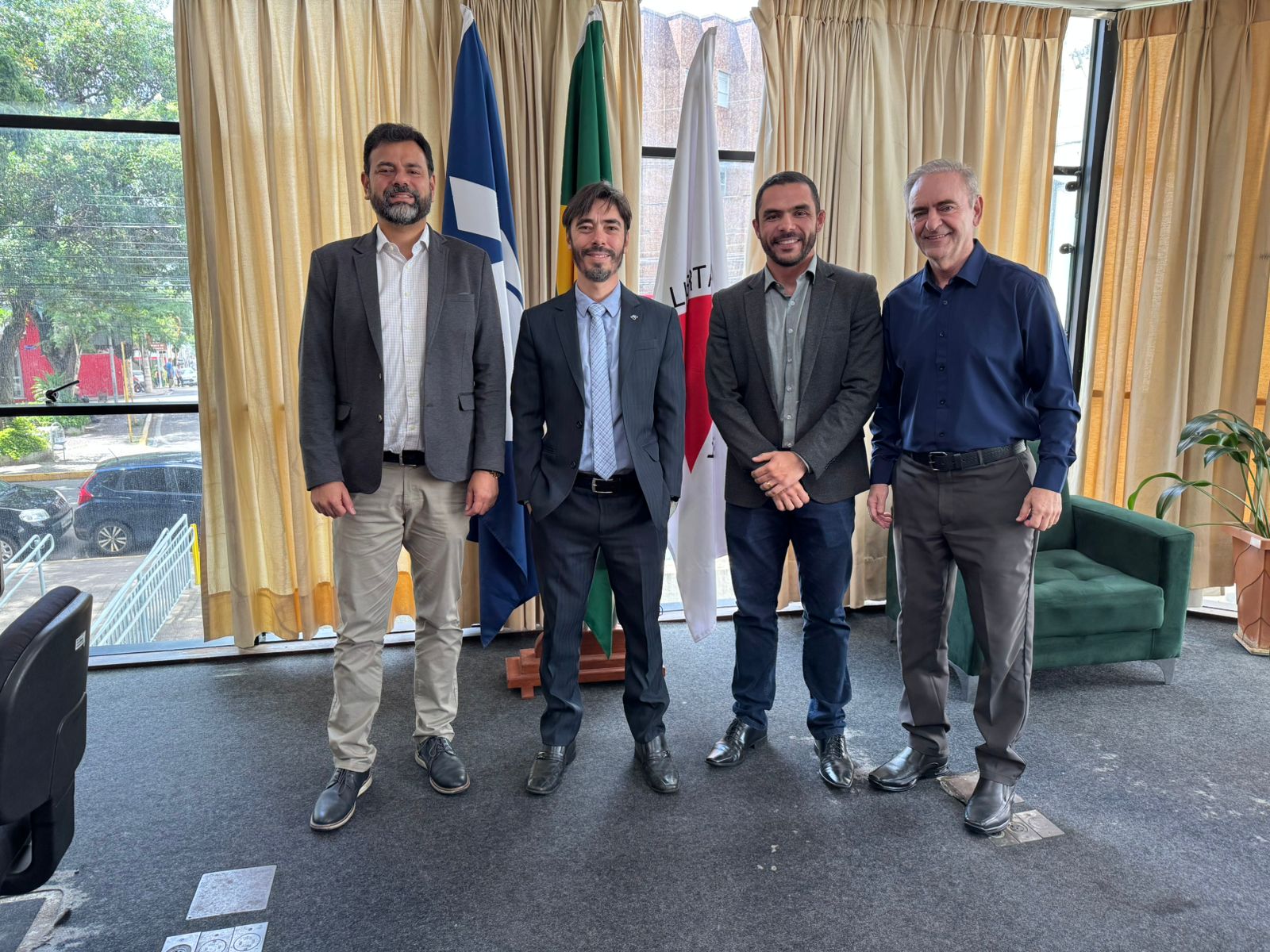 Reitoria do Grupo Unis realiza visita institucional à Delegacia da Receita Federal em Varginha