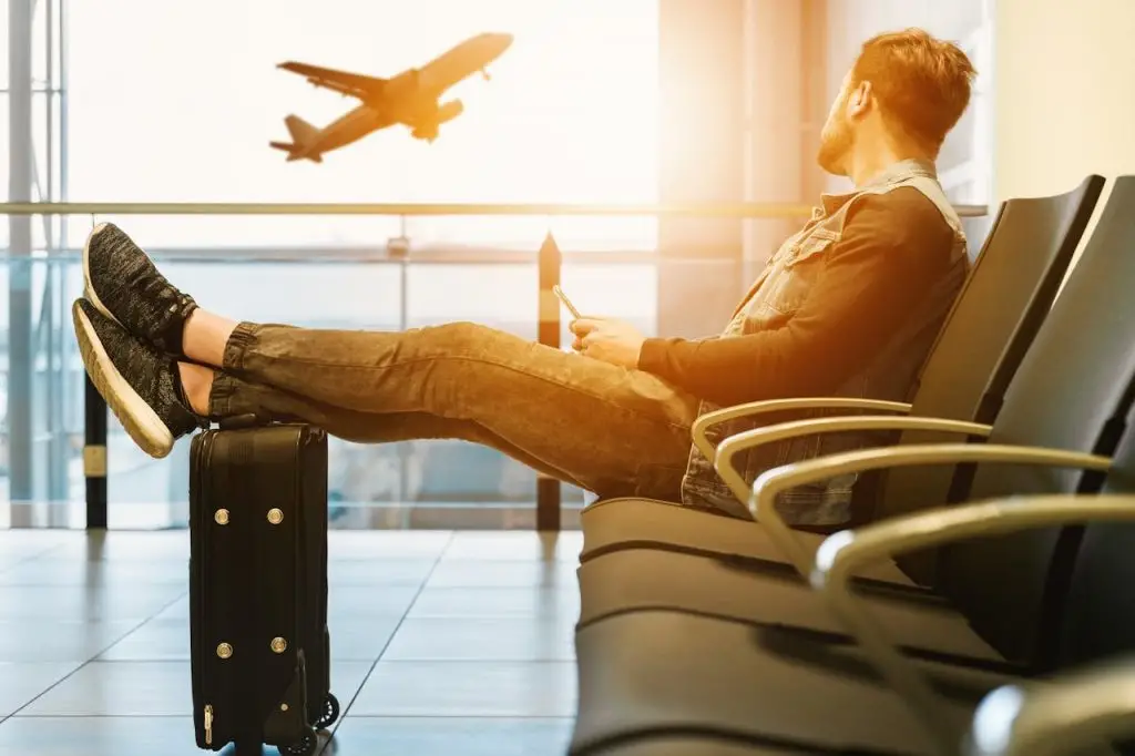 REPORTAGEM ESPECIAL: CONSUMIDORES SE DIZEM LESADOS POR DONO DE AGÊNCIA DE TURISMO DE VARGINHA E PEDEM APOIO AO CONEXÃO